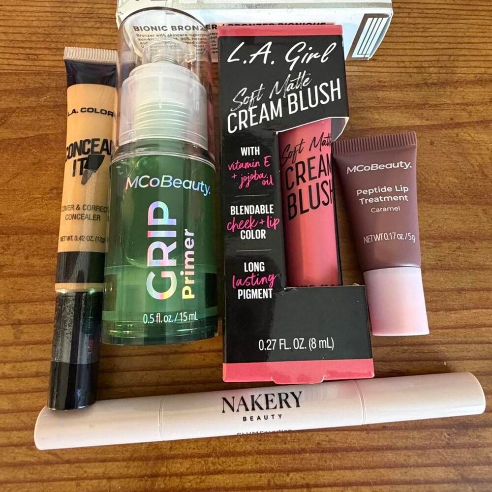 Makeup bundle